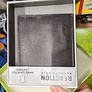 NWT Mens bifold wallet